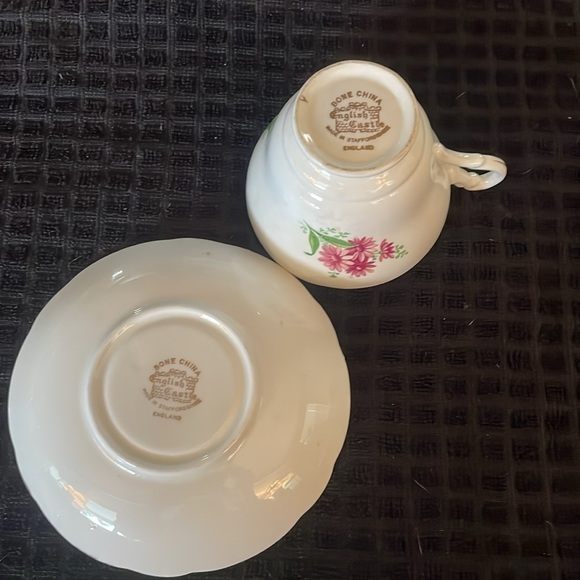 English tea set cup & saucer by English castle made in Staffordshire England - Picture 3 of 4